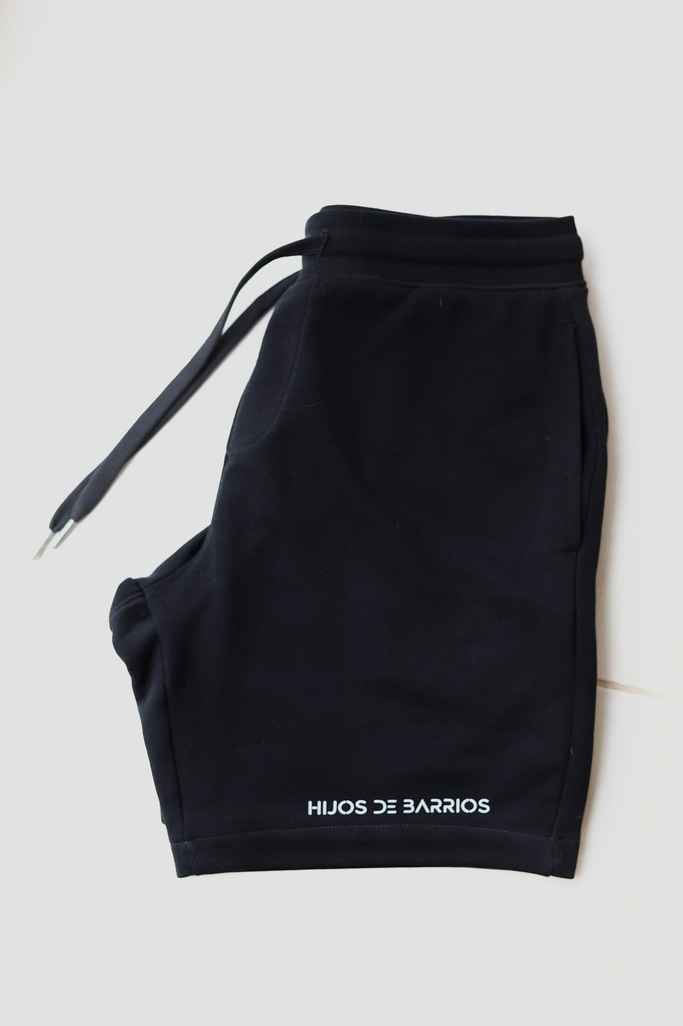 Pantalones Cortos "Elegancia Urbana" de Hijos de Barrios